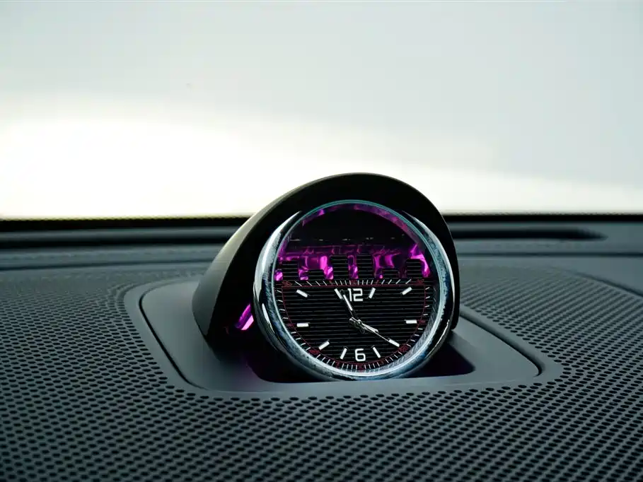 AITO Ask the world M9