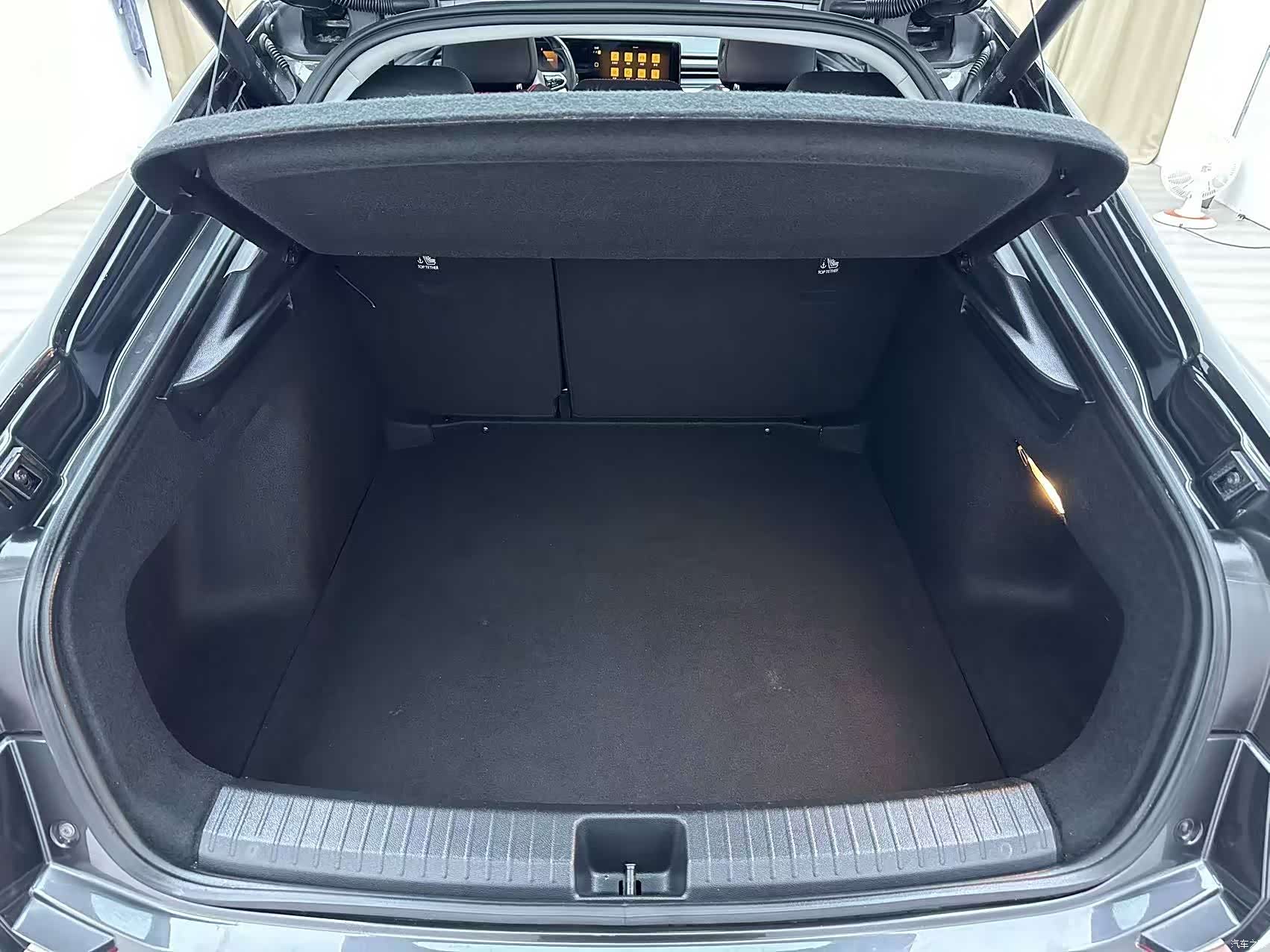Volkswagen Lamando, 2023 19