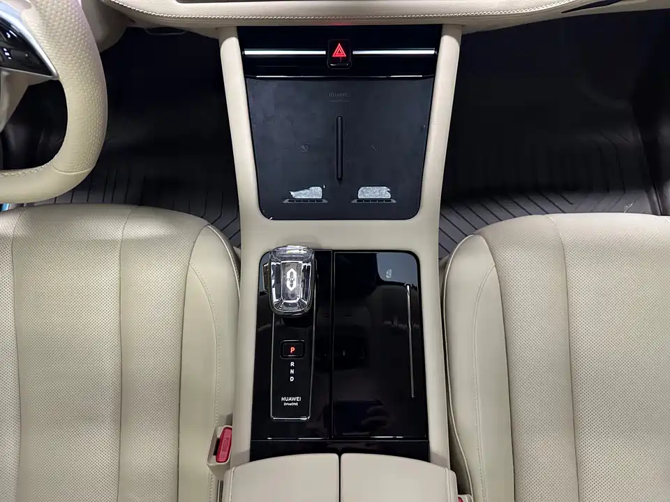 AITO Ask the world M7