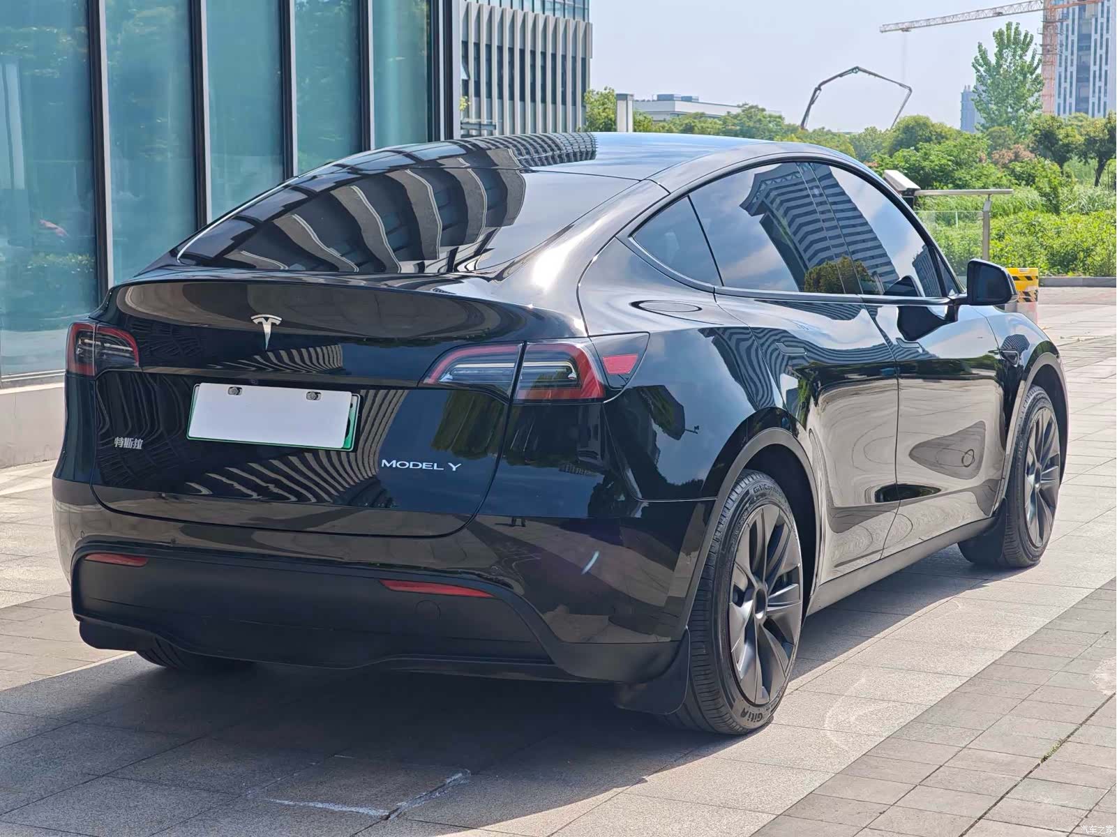 Tesla Model Y, 2023 14