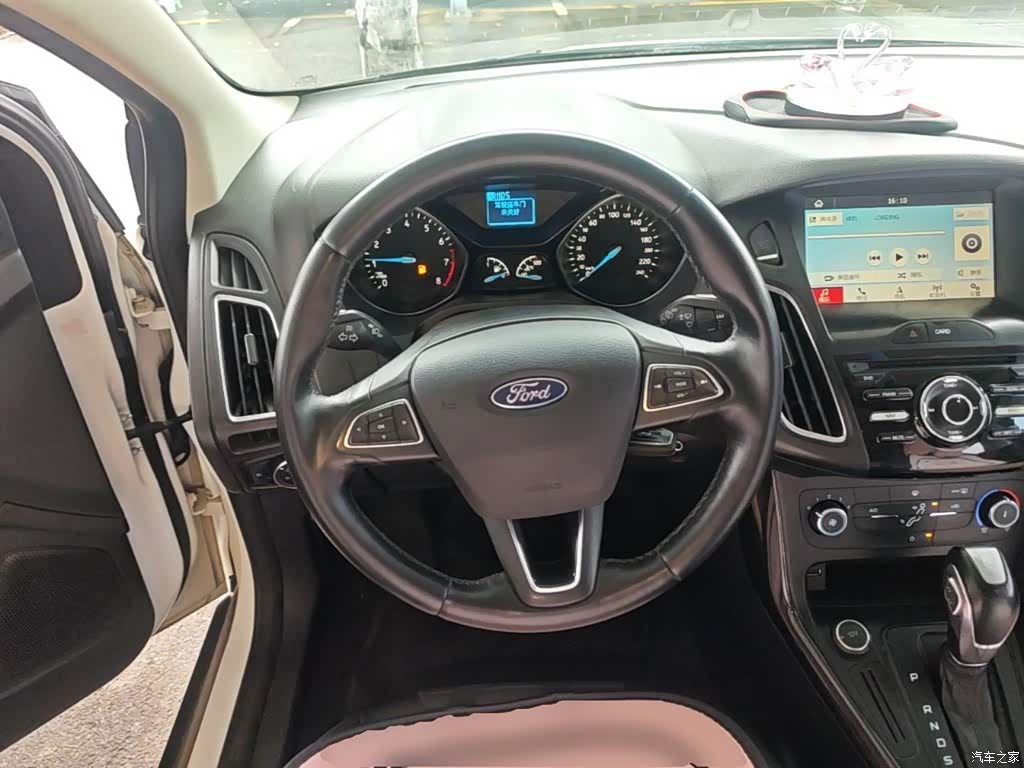 Ford Focus, 2018 11