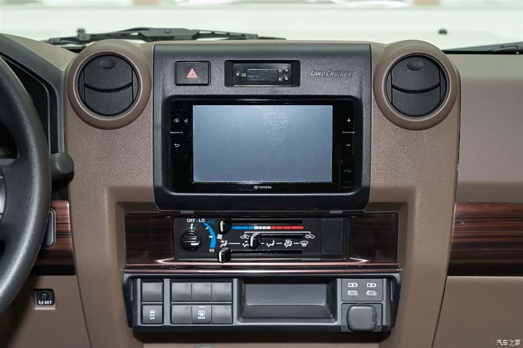 Toyota Land Cruiser, 2026 14