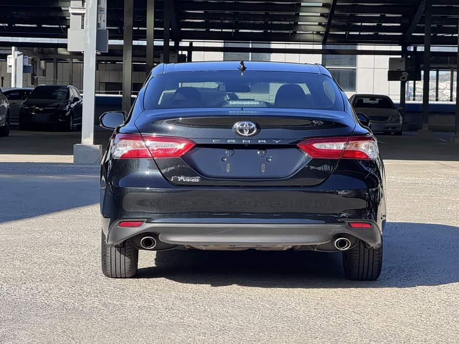 Toyota Camry 2023, фото 6