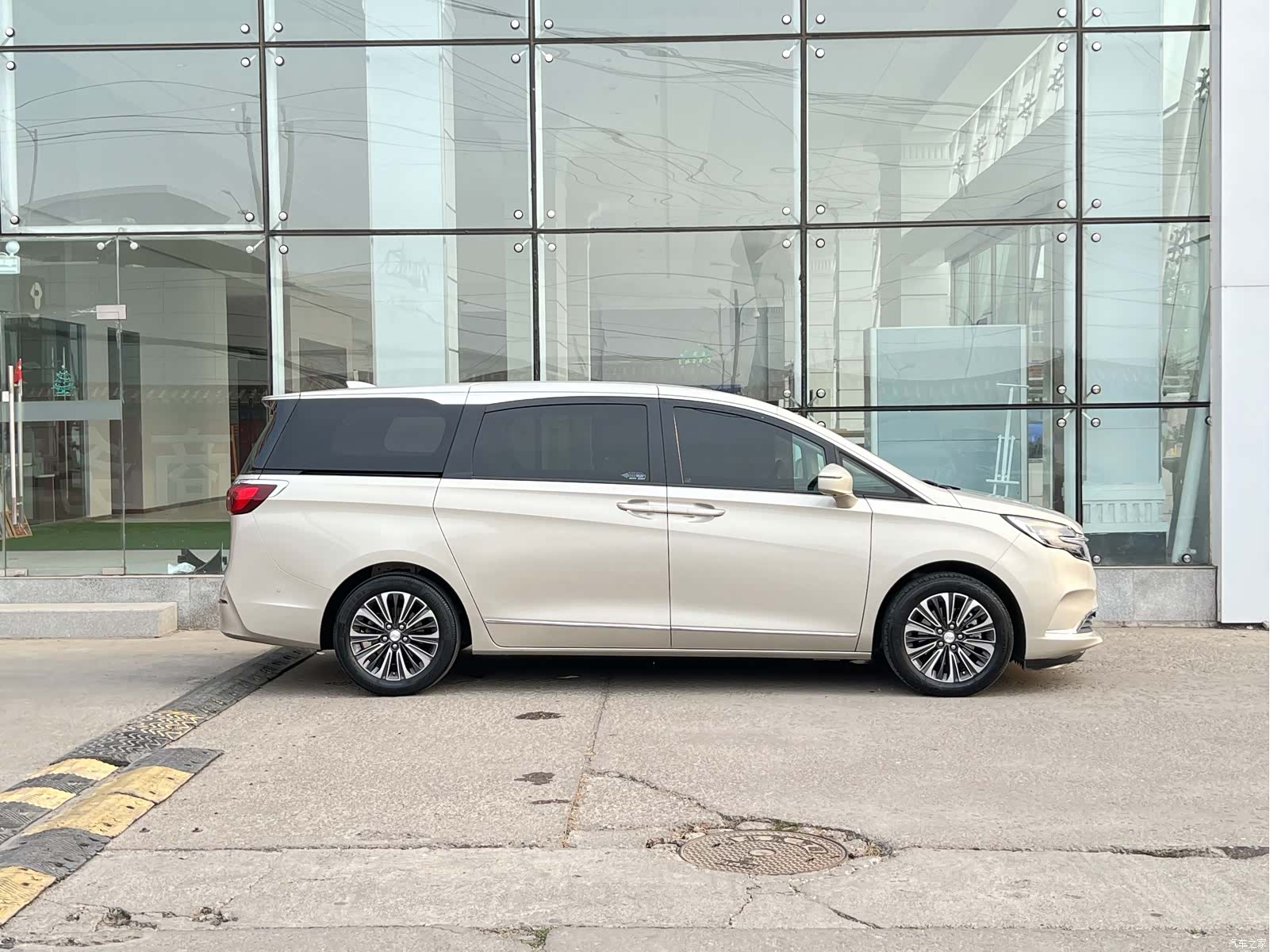 Buick GL8, 2021 8