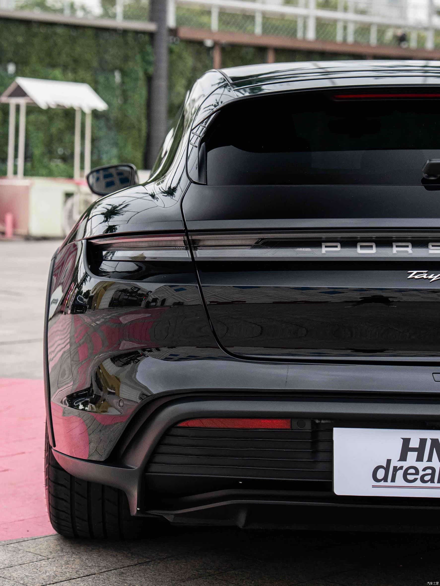 Porsche Taycan, 2023 9