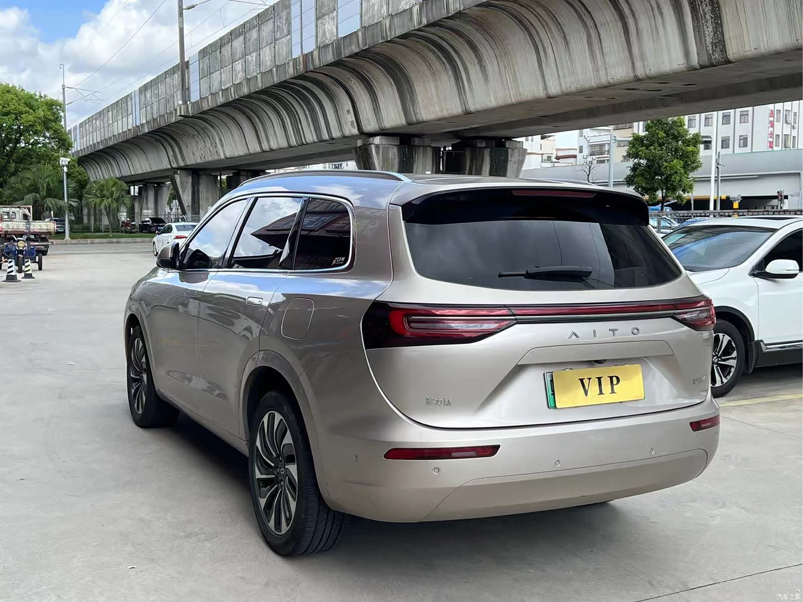 AITO M7, 2023 все фото