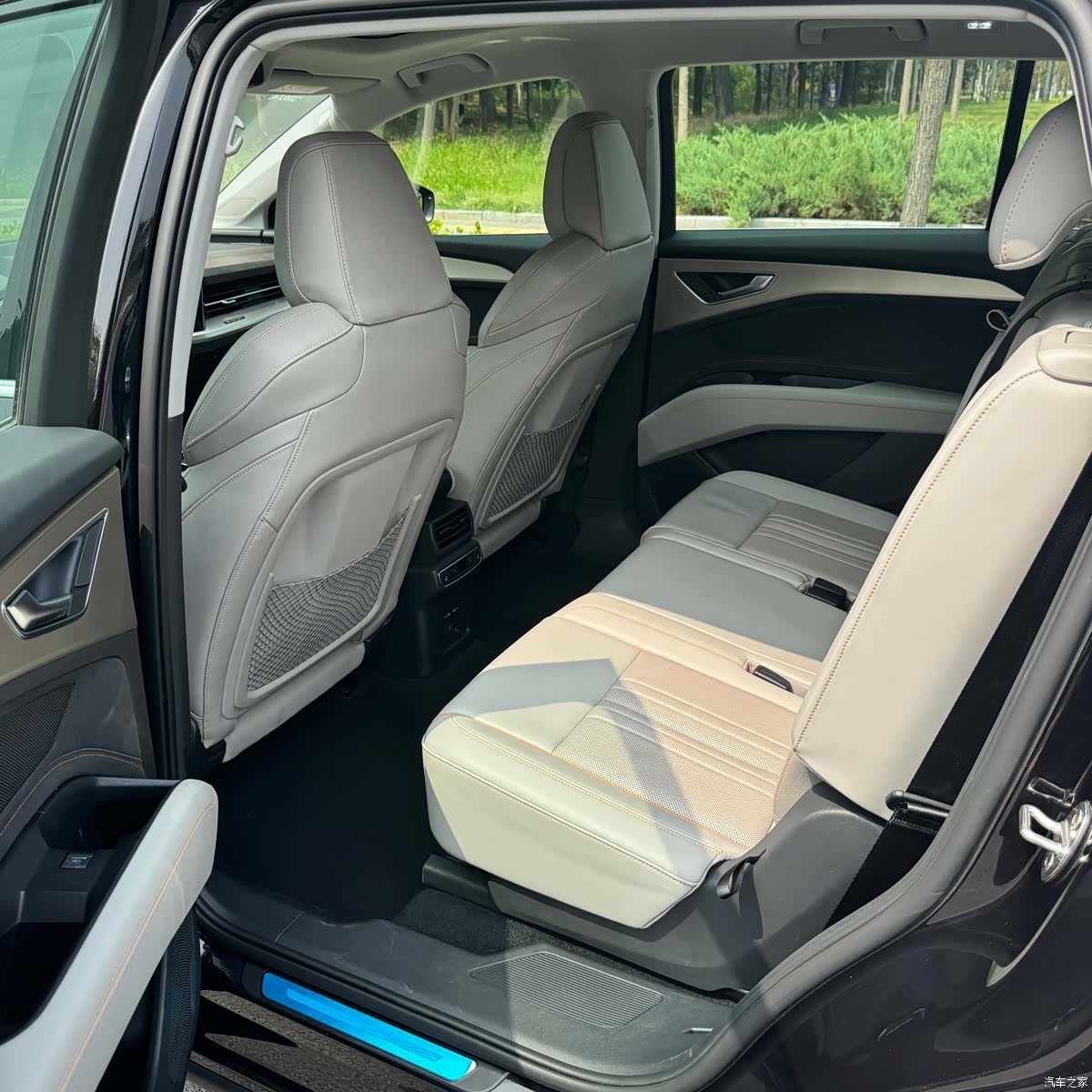 Audi Q5 e-tron, 2022 14