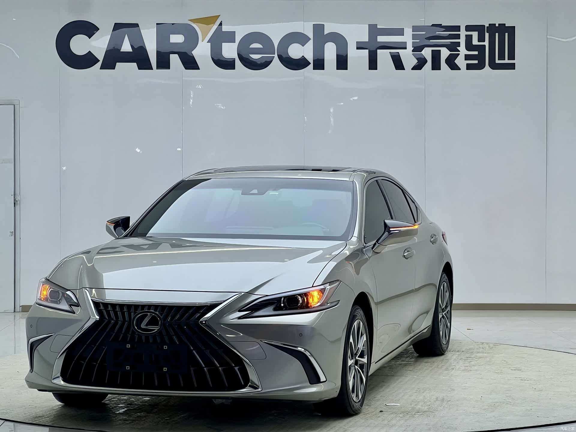 Lexus ES, 2022 1
