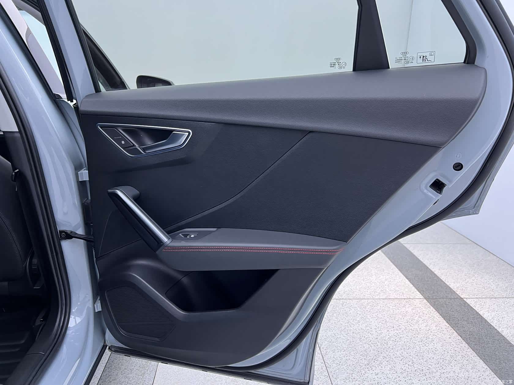 Audi Q2L, 2021 14
