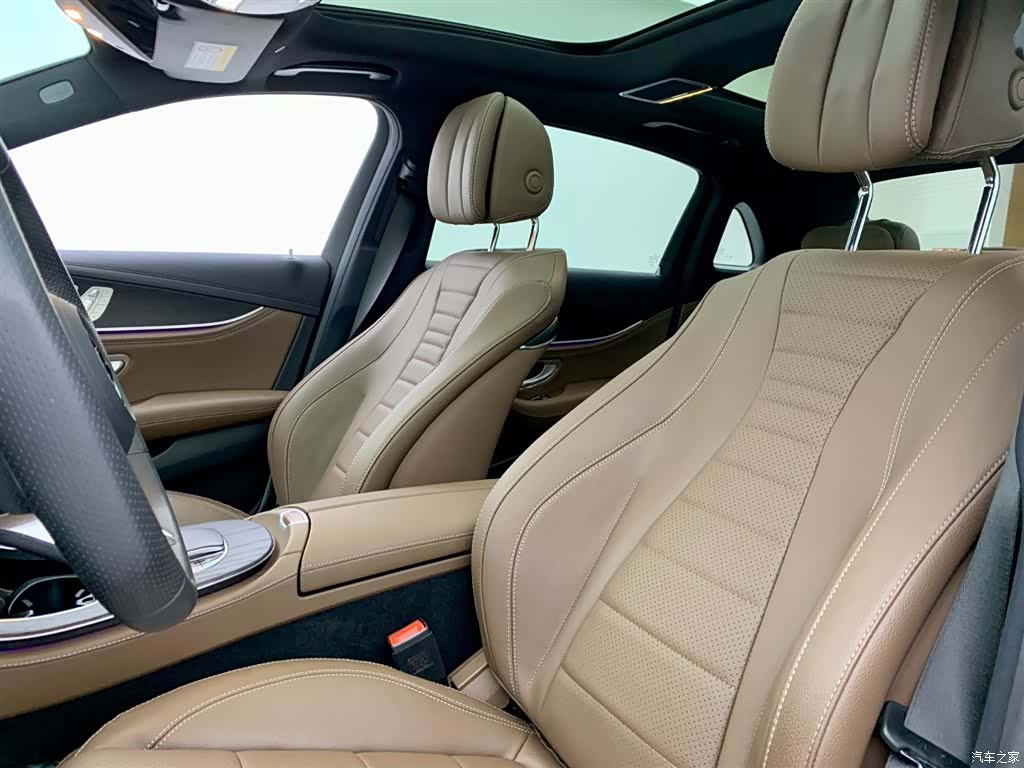 Mercedes-Benz E-Class, 2023 13