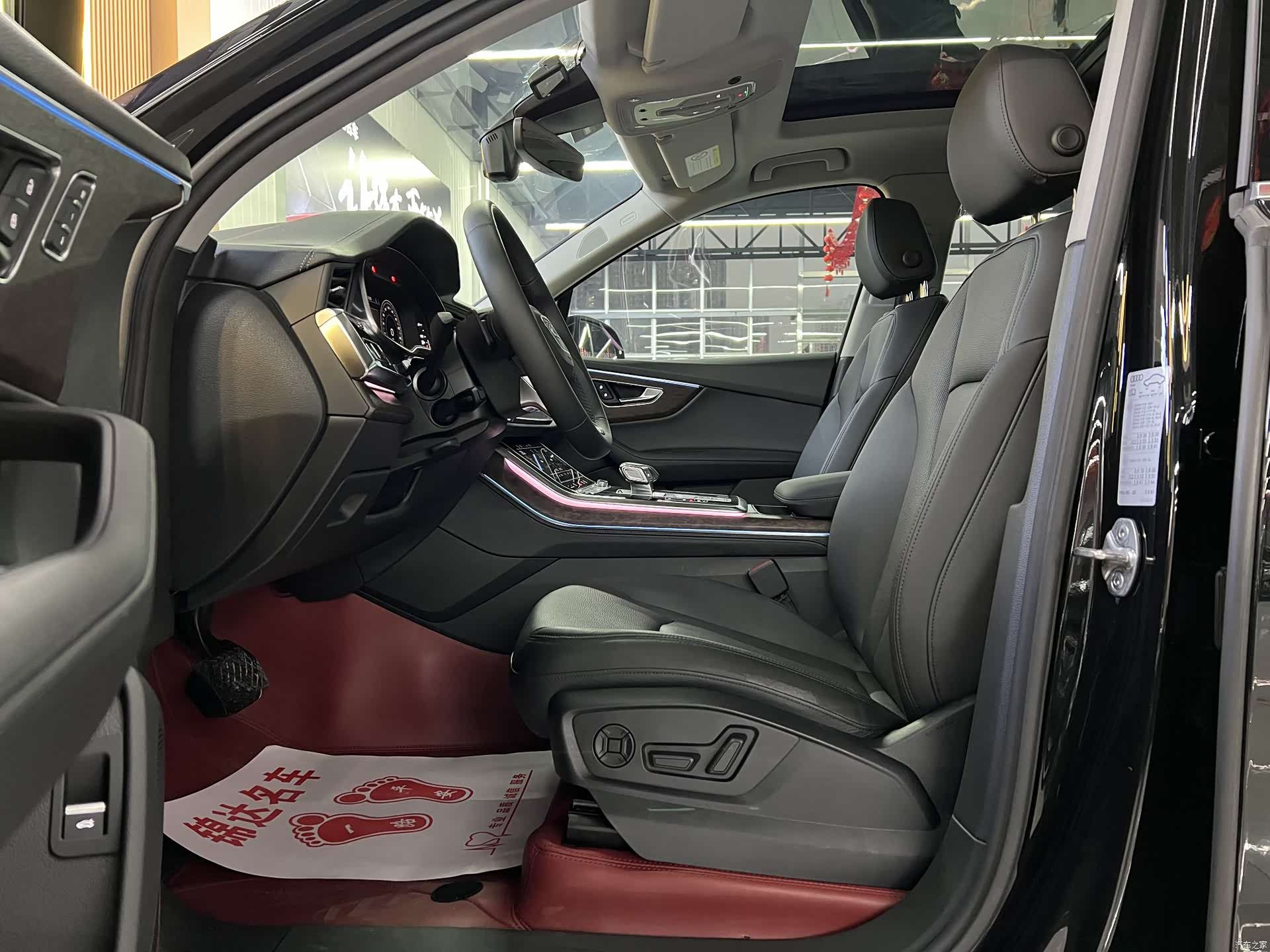 Audi Q7, 2023 все фото