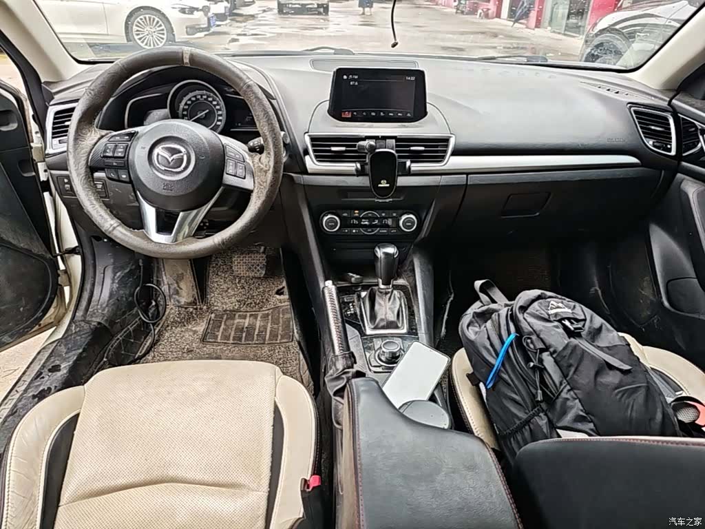 Mazda Mazda3, 2014 10