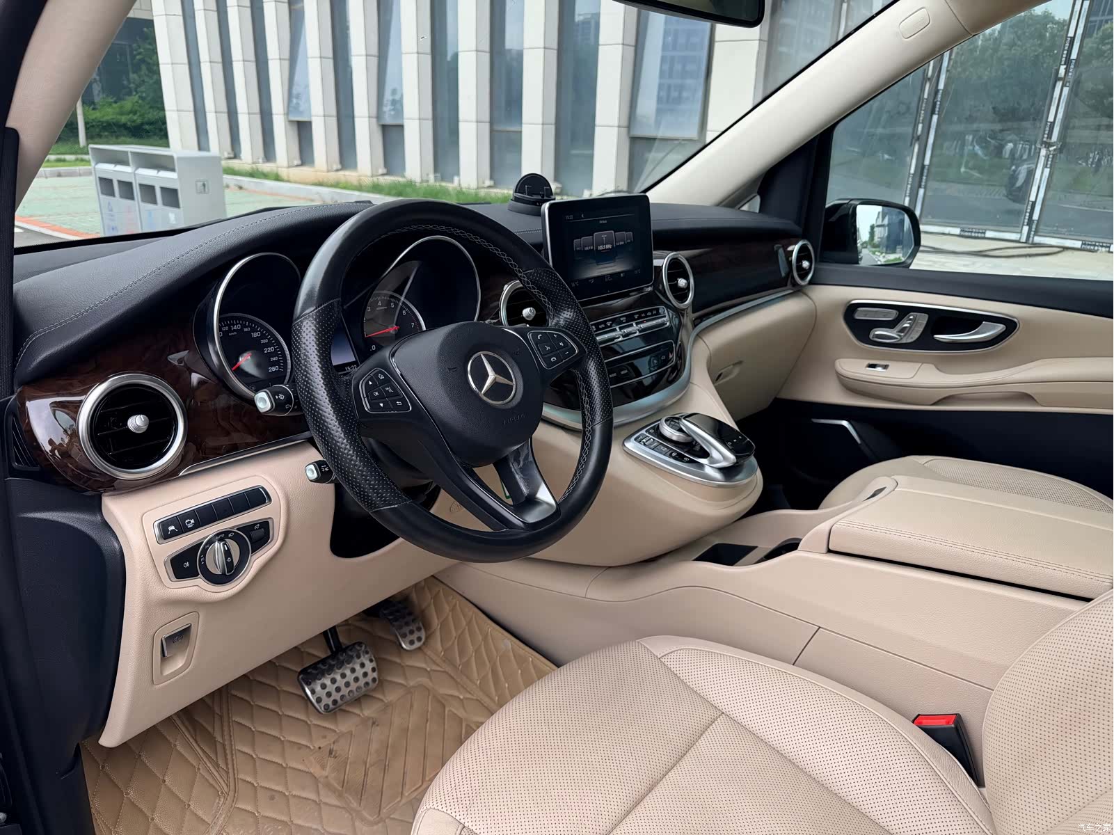 Mercedes-Benz V-Class, 2018 10