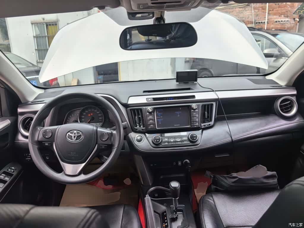 Toyota RAV4, 2018 10