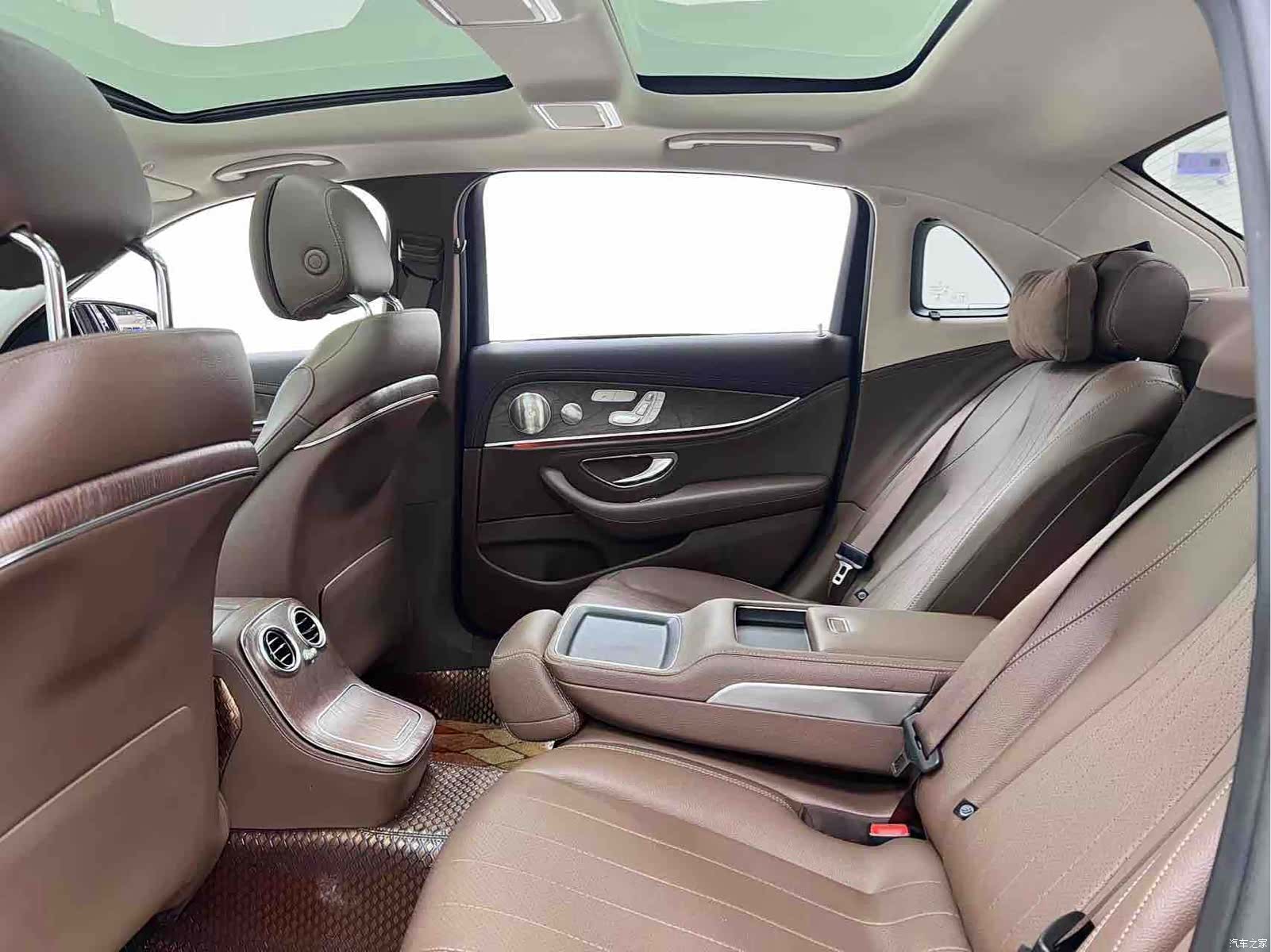 Mercedes-Benz E-Class, 2022 11