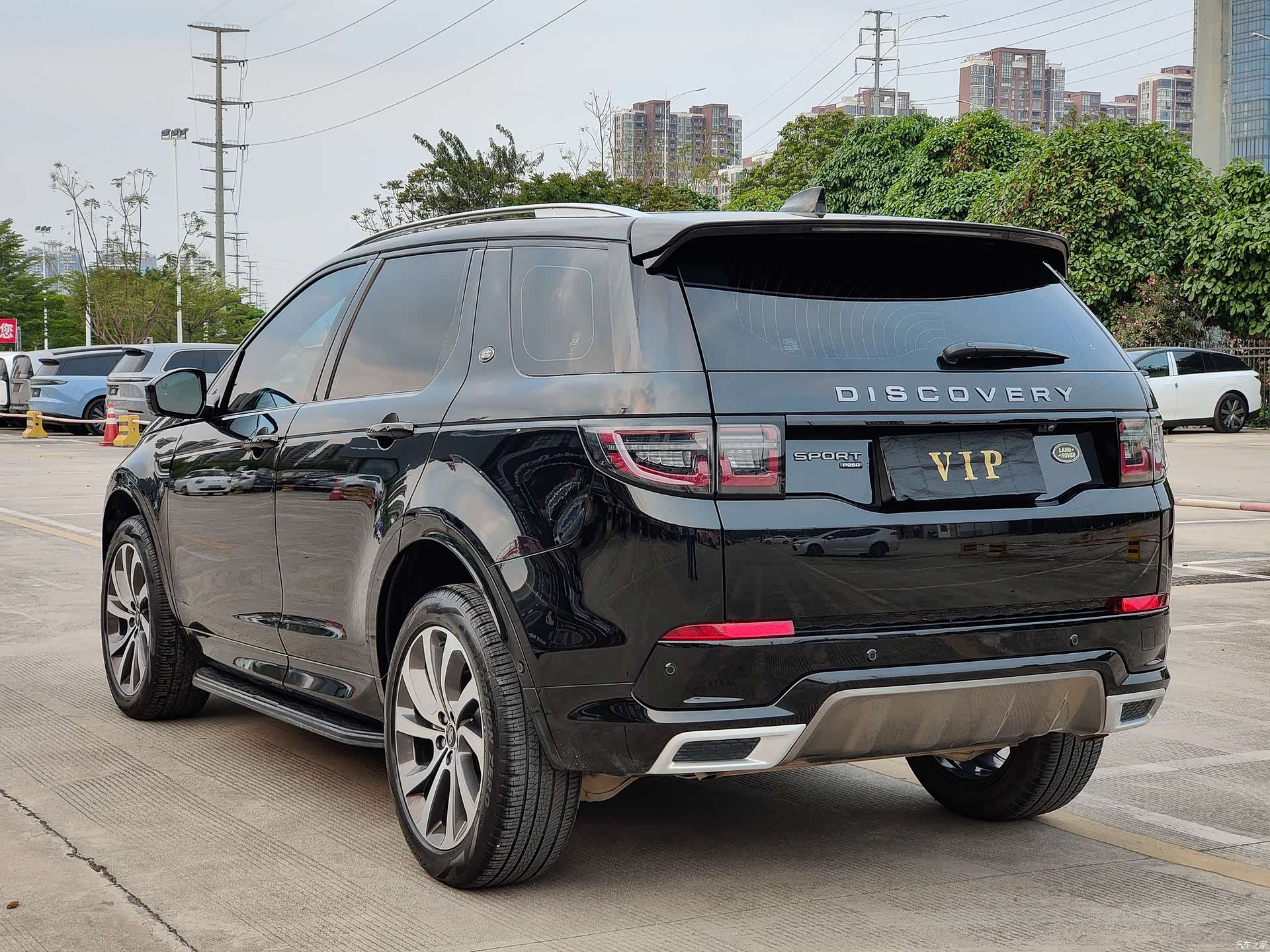 Land Rover Discovery, 2023 все фото