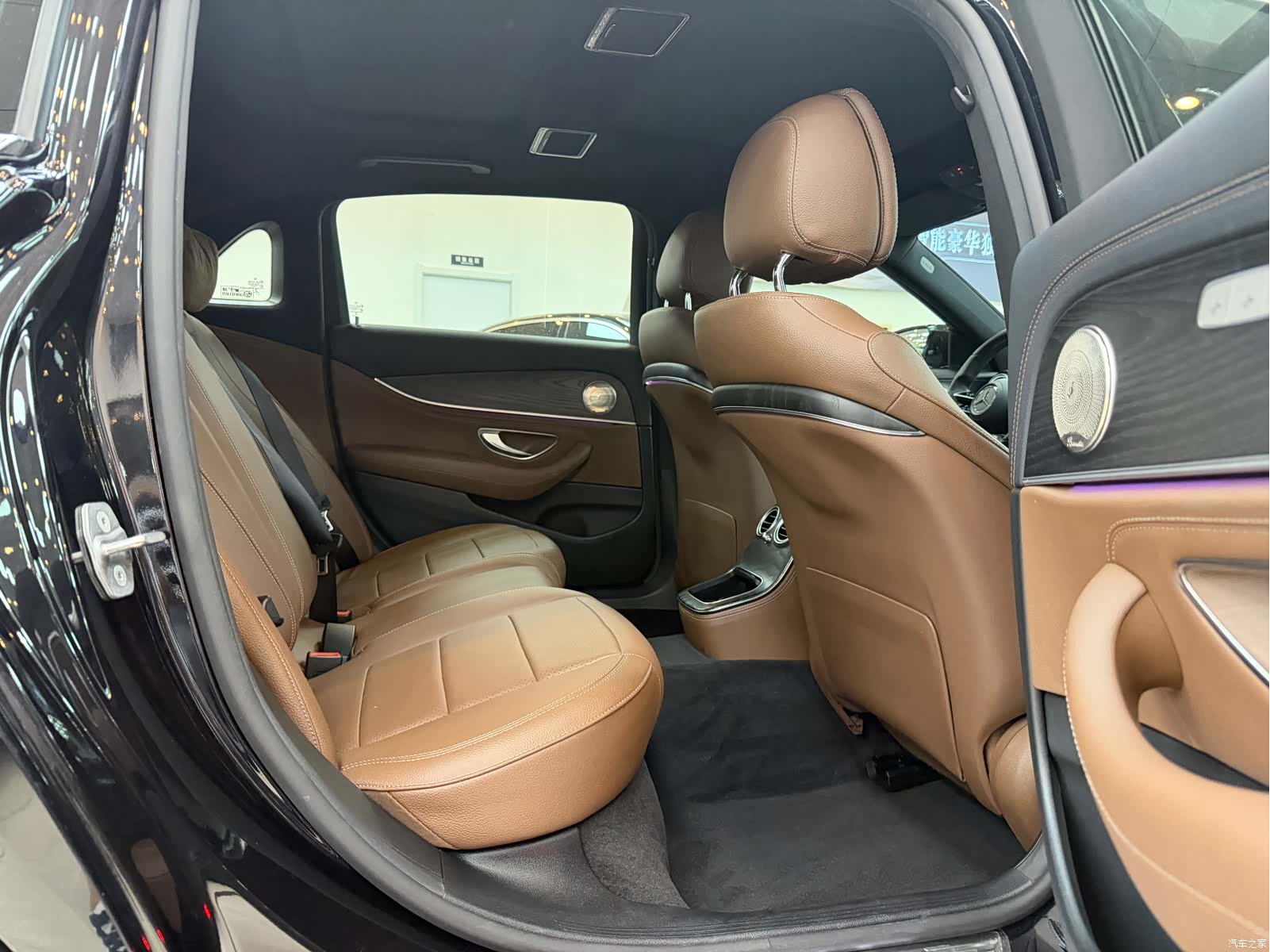 Mercedes-Benz E-Class, 2022 14