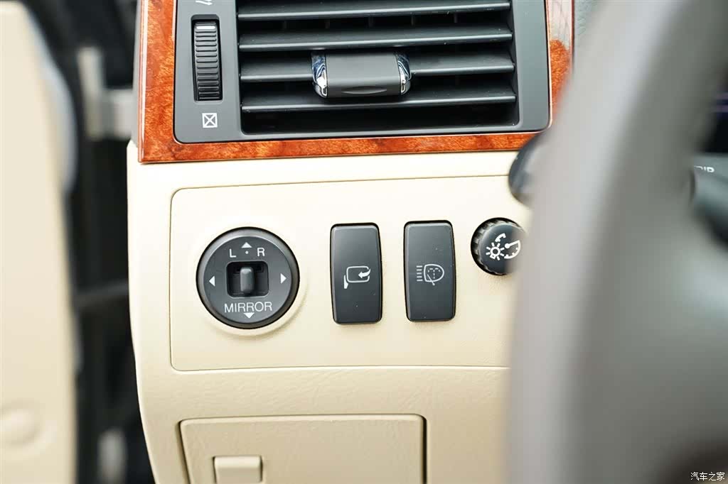 Toyota Crown, 2008 7
