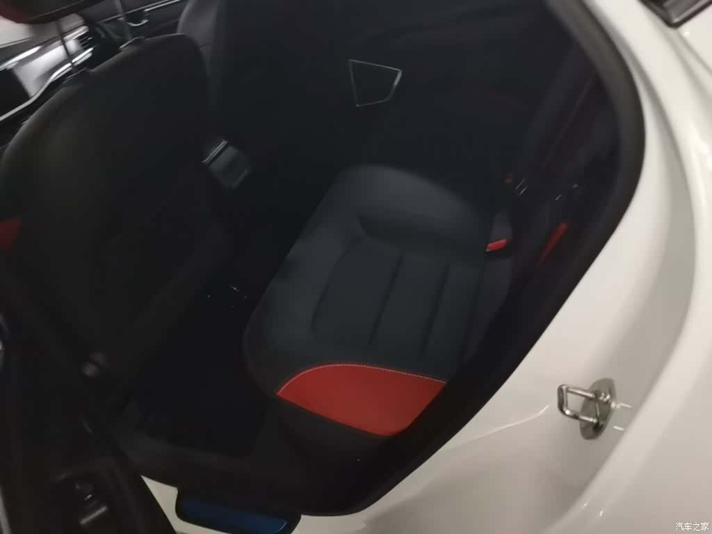 Geely Emgrand, 2020 17