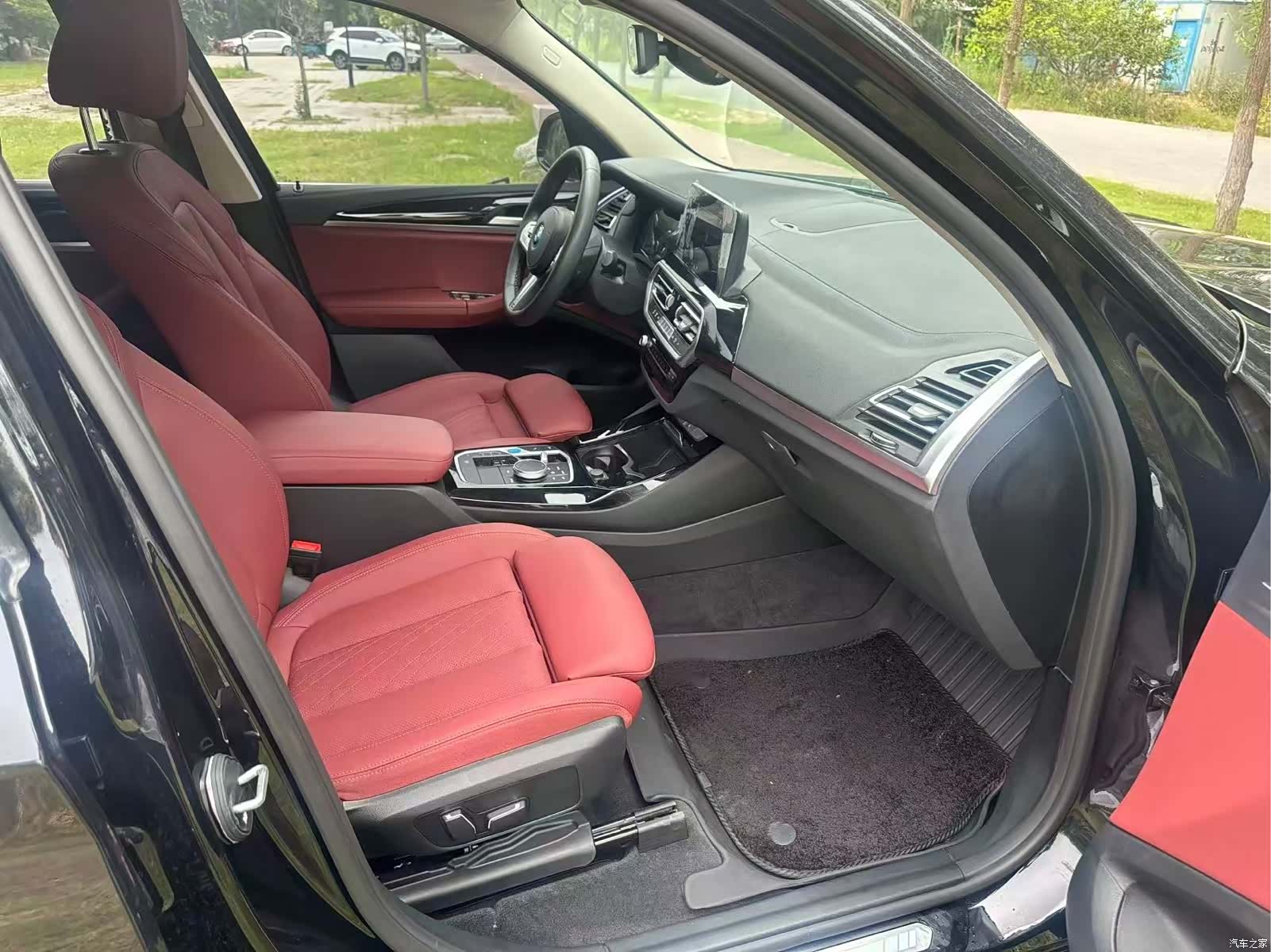 BMW iX3, 2025 4