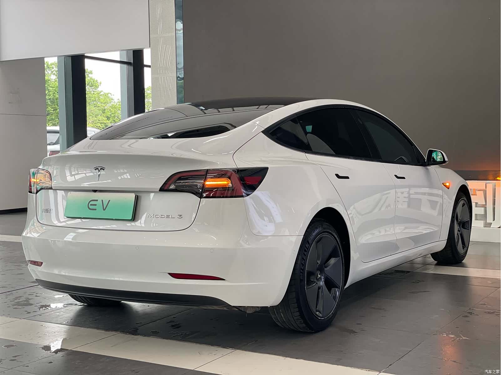 Tesla Model 3, 2022 4