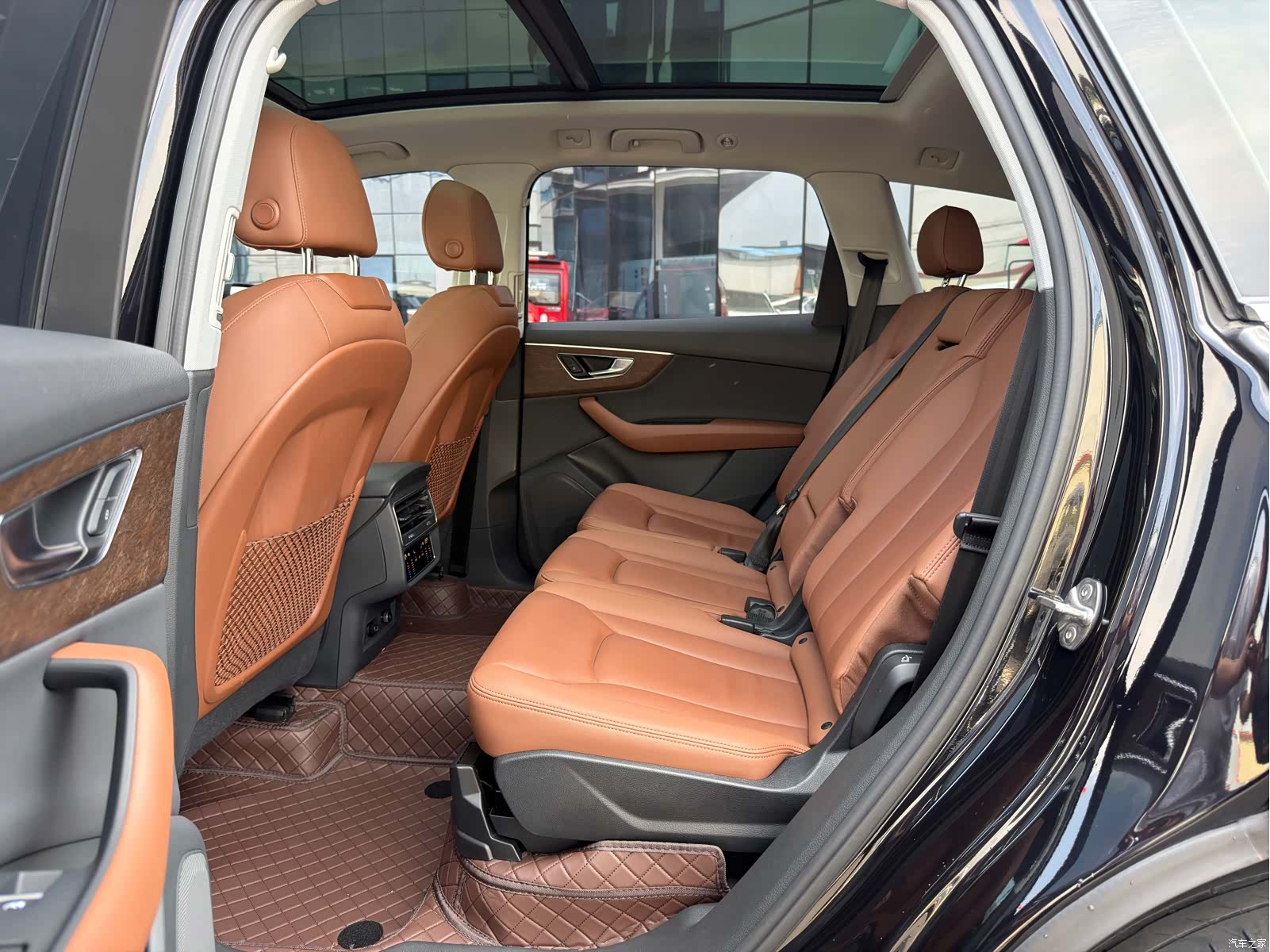 Audi Q7, 2021 все фото