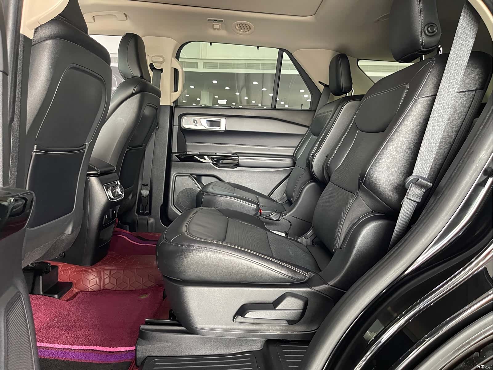 Ford Explorer, 2020 8