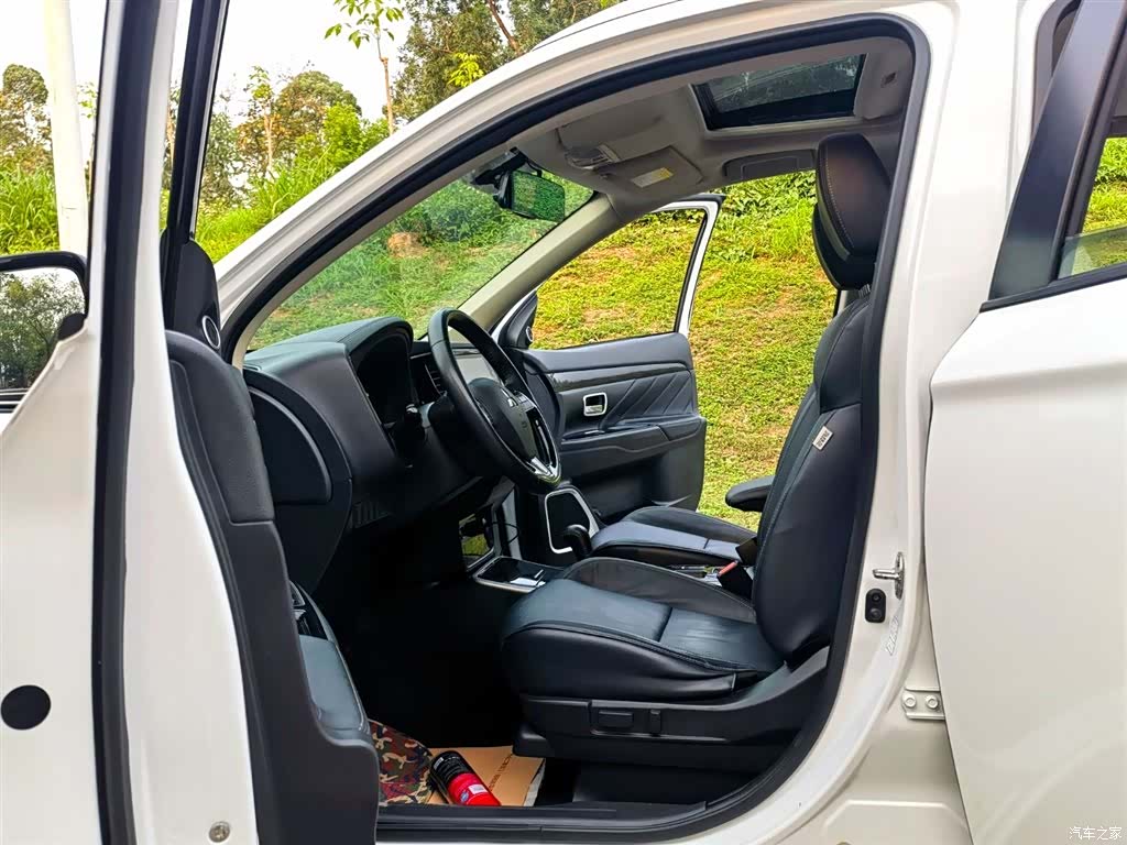 Mitsubishi Outlander, 2019 9