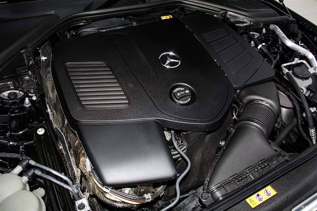 Mercedes-Benz E-Class, 2025 11