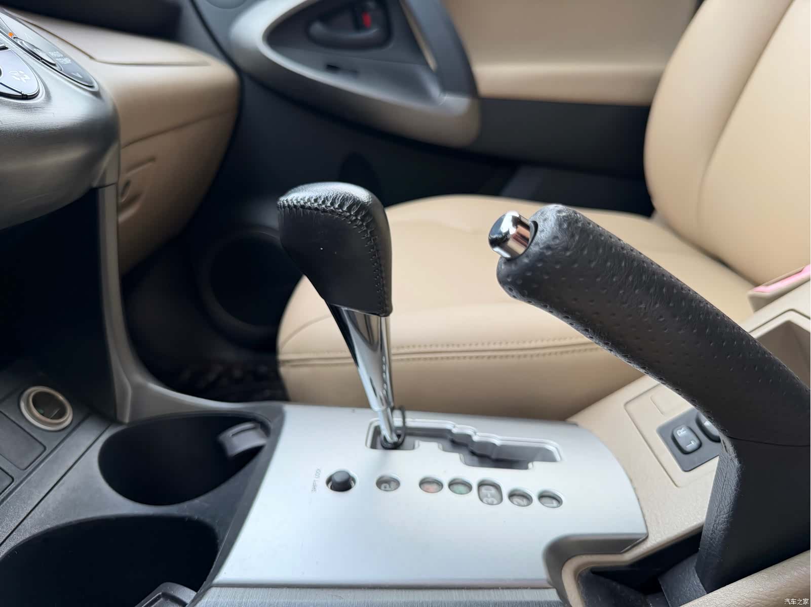 Toyota RAV4, 2013 16