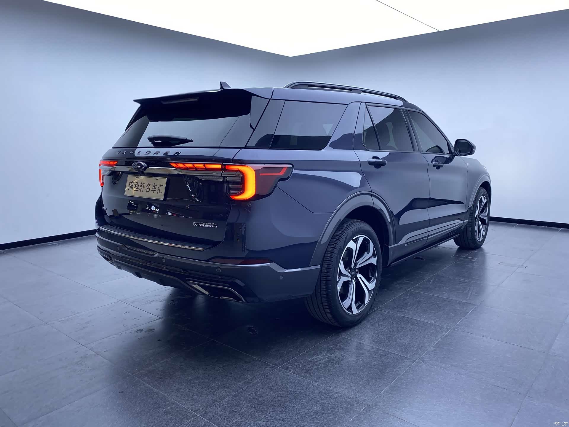 Ford Explorer, 2023 6