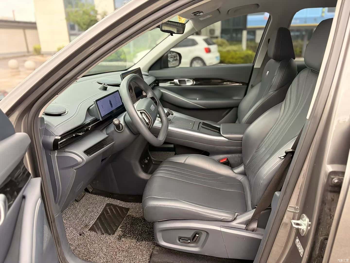 Geely Galaxy E5, 2024 4