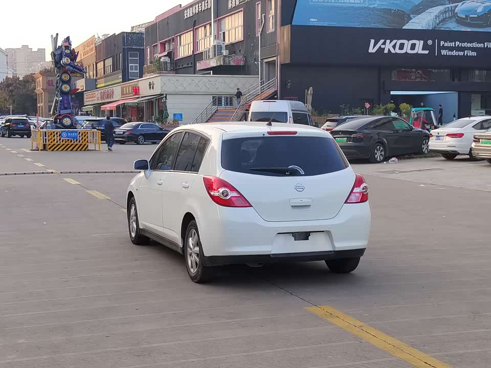 Nissan TIIDA