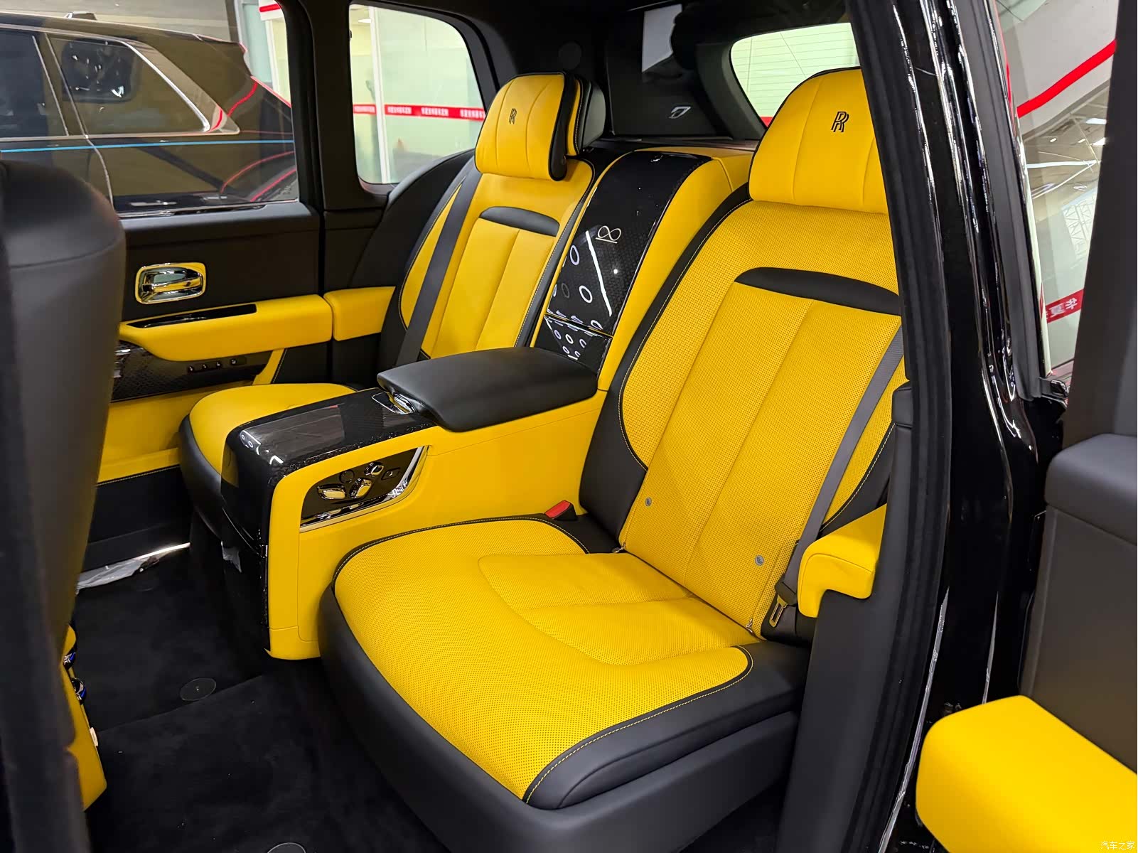 Rolls-Royce Cullinan, 2026 12