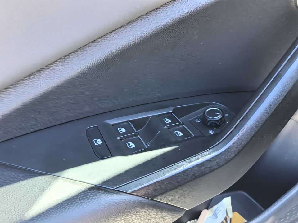 Volkswagen Sagitar Volkswagen Sagitar