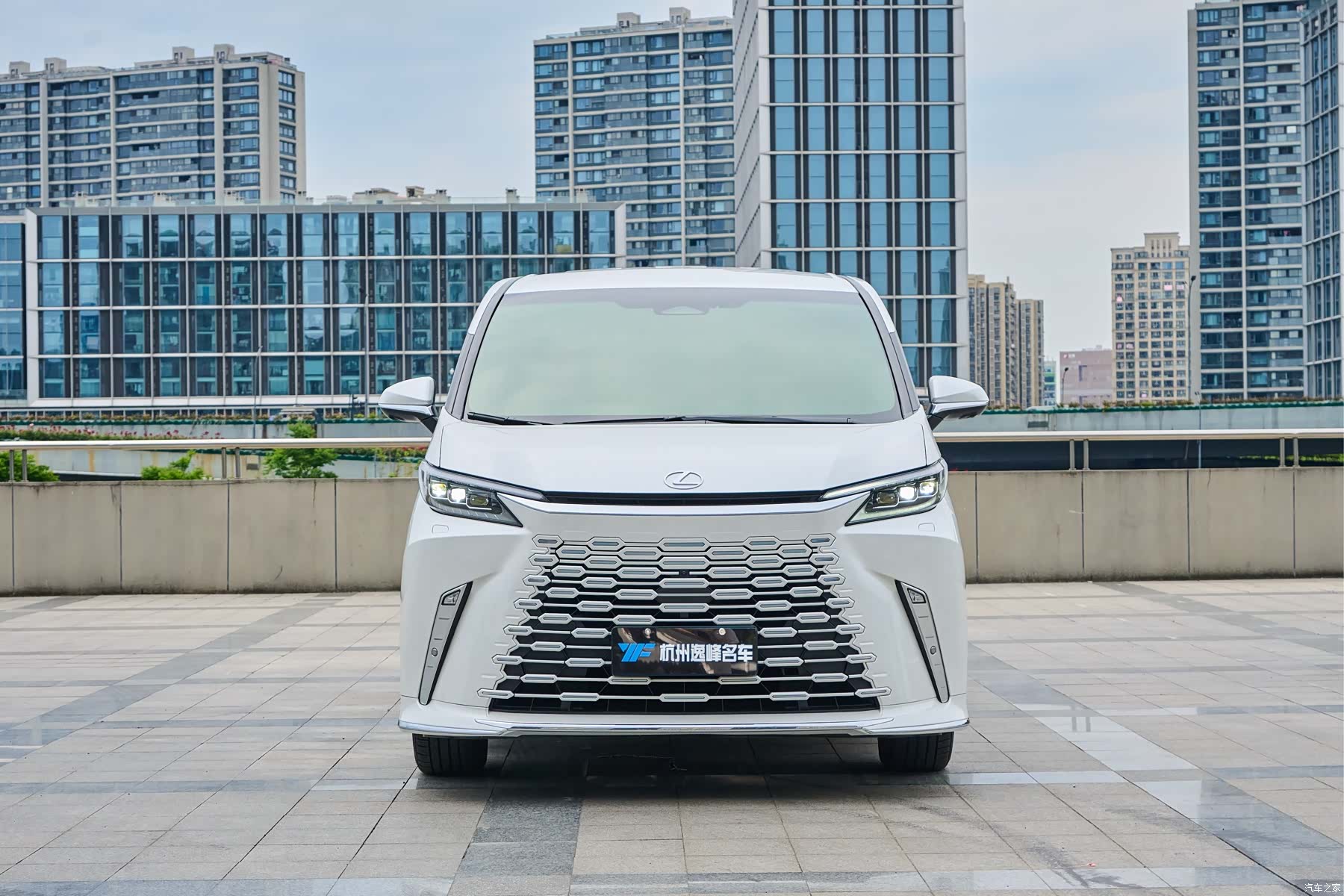 Lexus LM, 2024 2