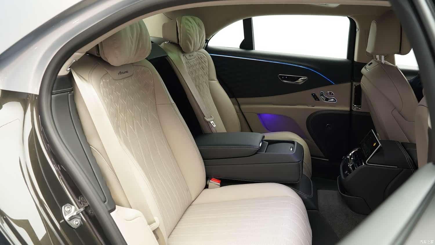 Bentley Flying Spur, 2024 29