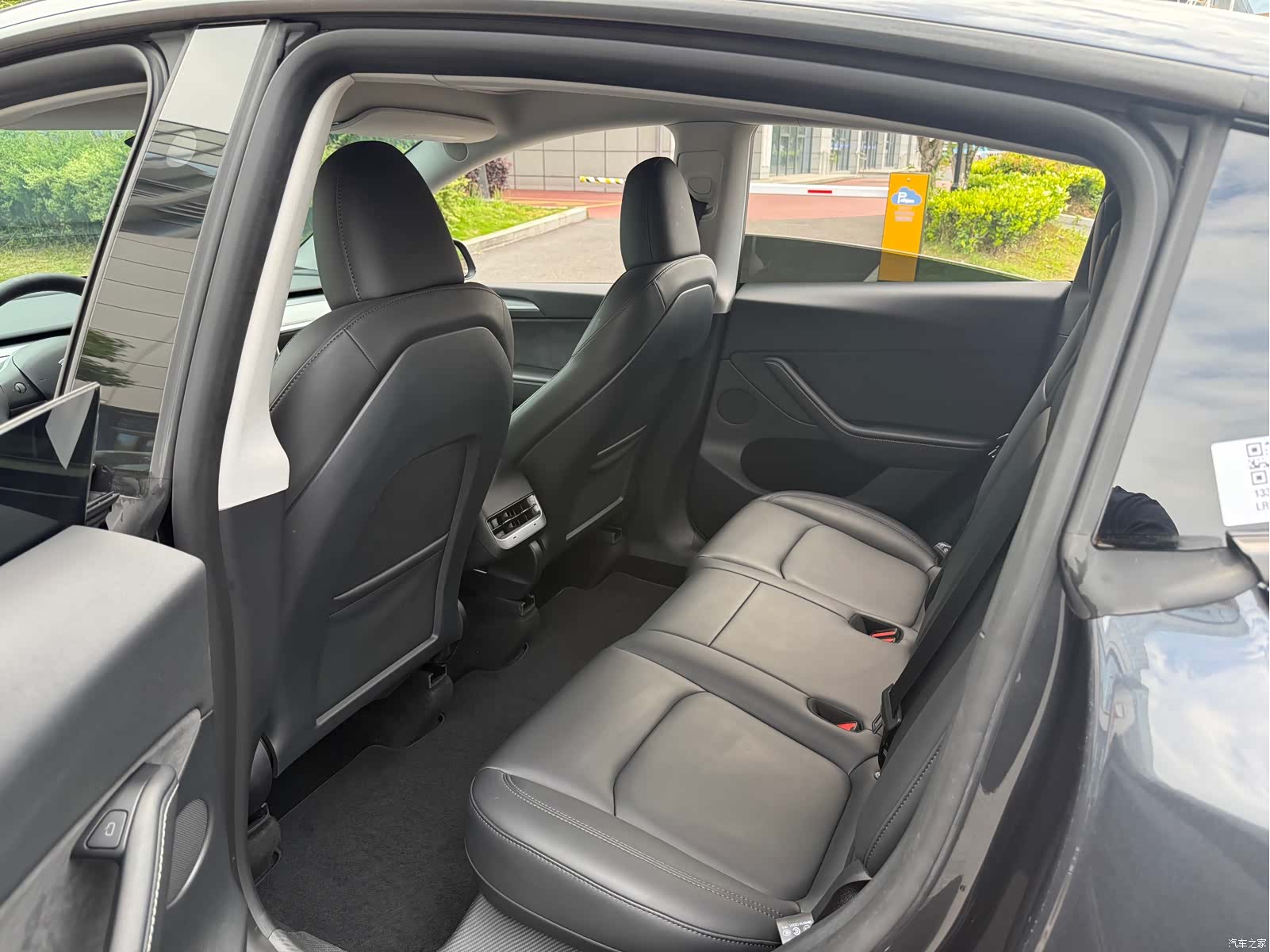 Tesla Model Y, 2024 8