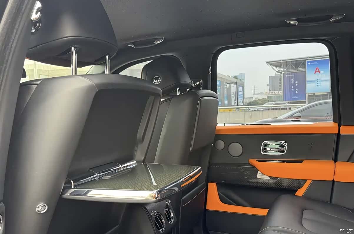 Rolls-Royce Cullinan, 2023 9