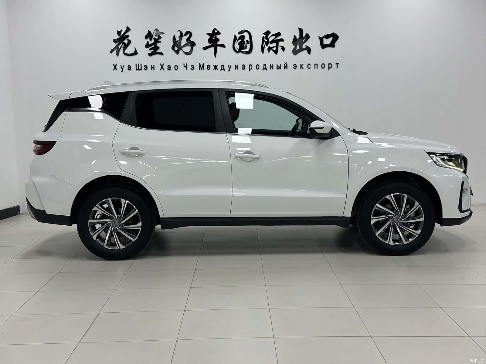 Geely X6, 2022 4