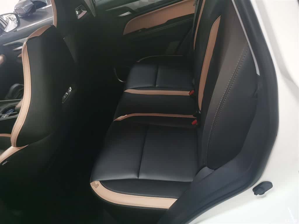 Geely Haoyue PRO, 2024 17