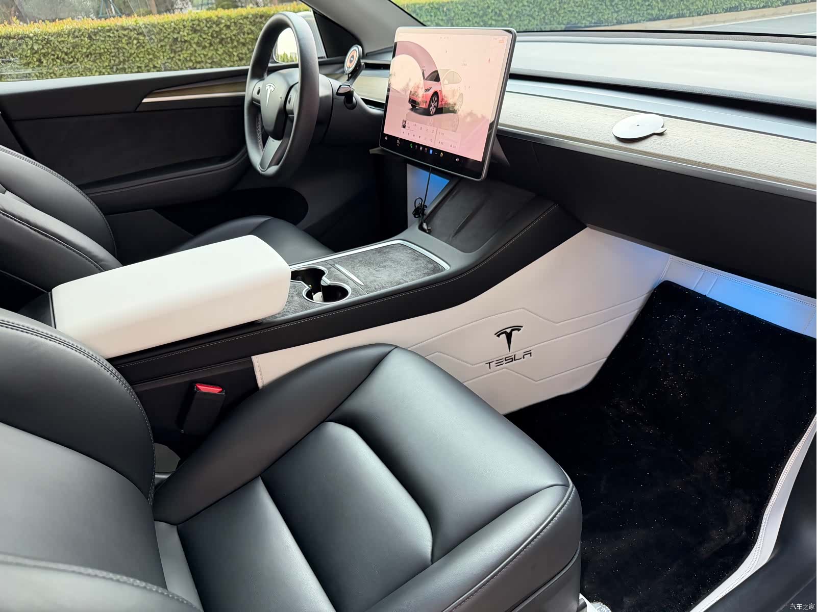 Tesla Model Y, 2023 16