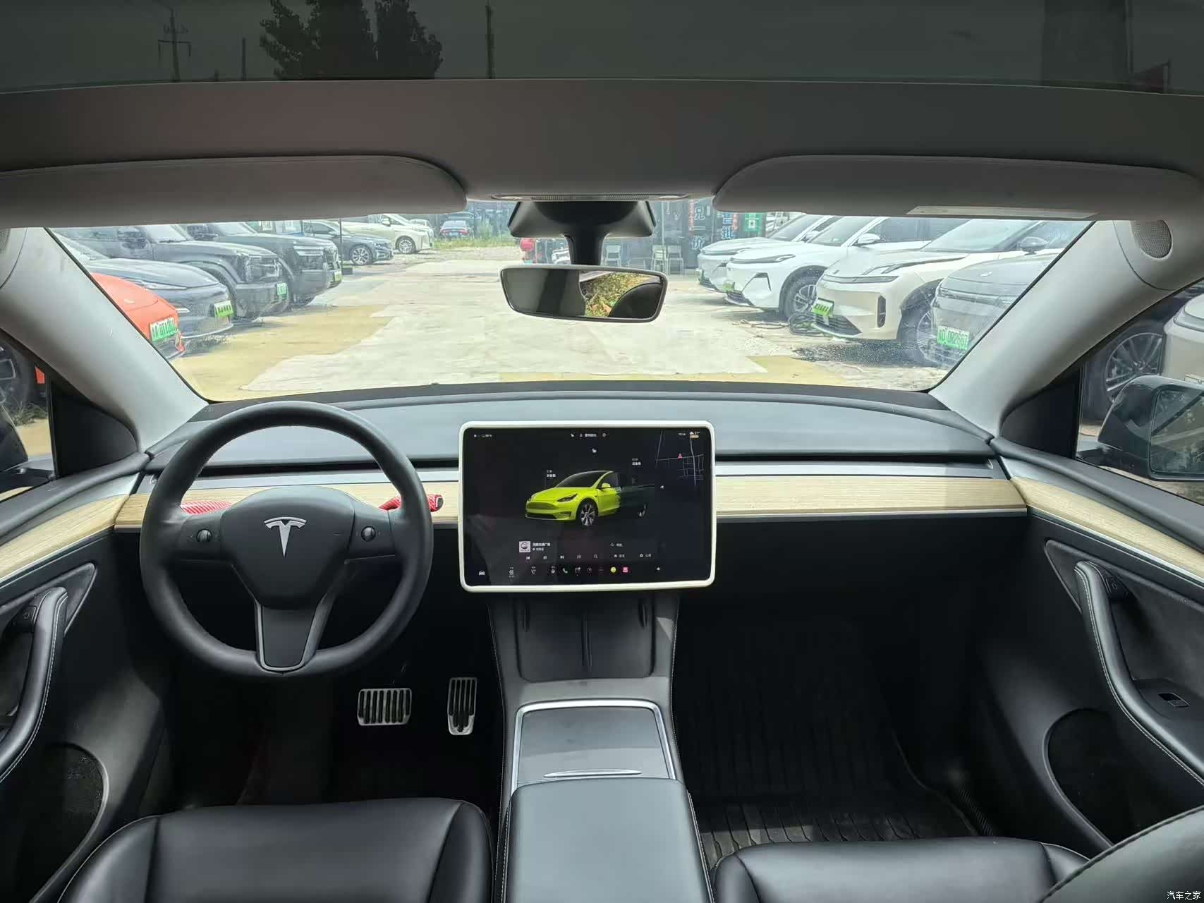 Tesla Model Y, 2023 4