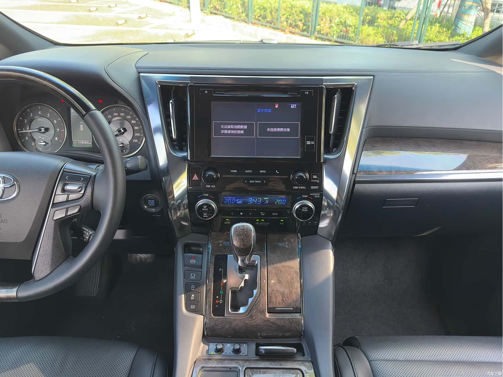Toyota Alphard, 2018 21
