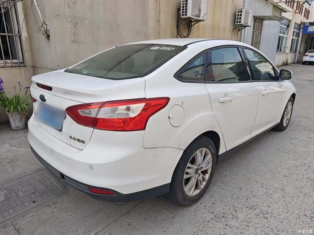 Ford Focus, 2015 7