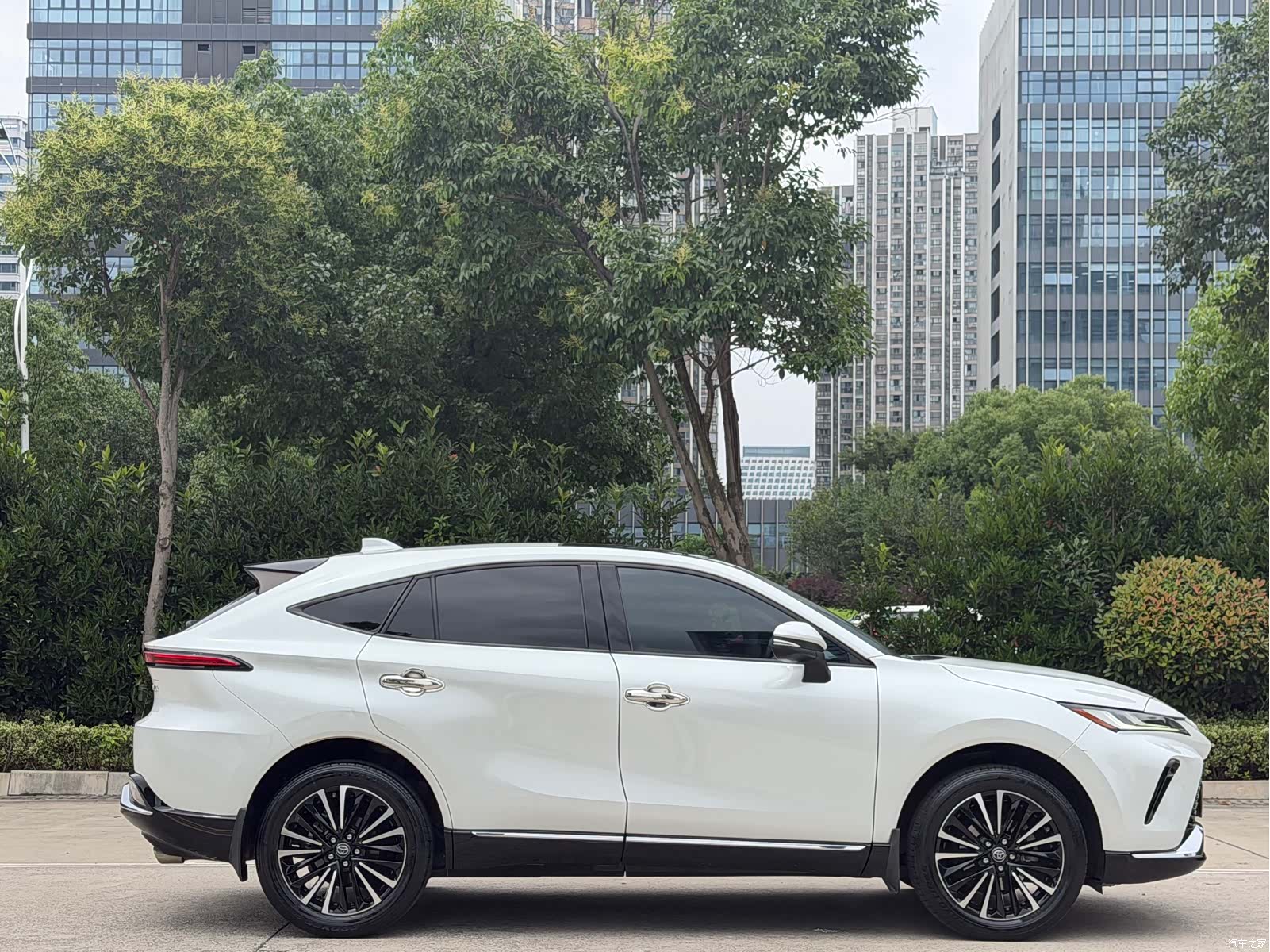 Toyota Venza, 2022 6