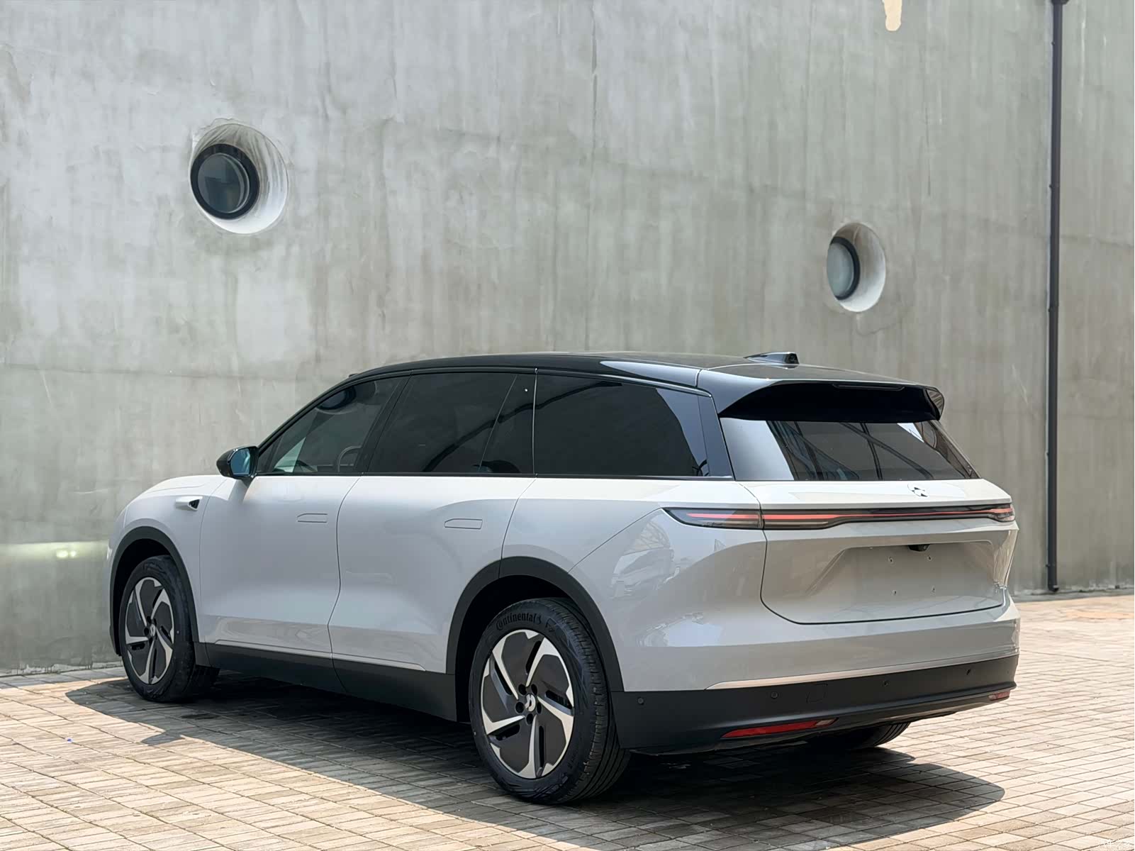 NIO ES8, 2024 7