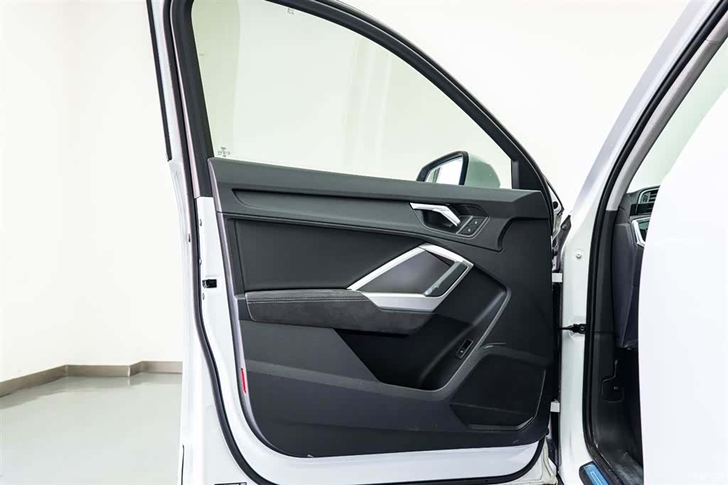 Audi Q3, 2023 7