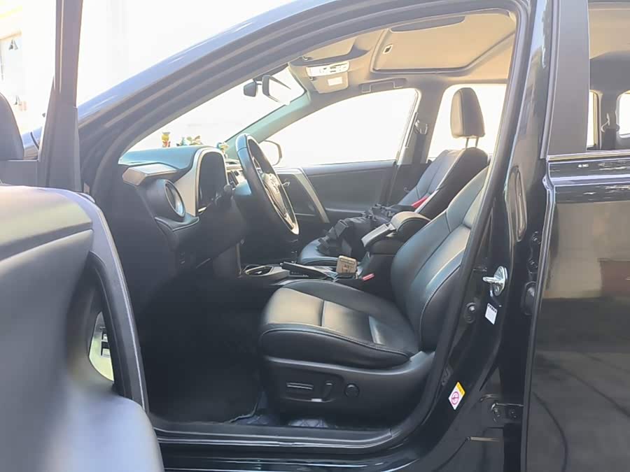 Toyota RAV4 2016, фото 15