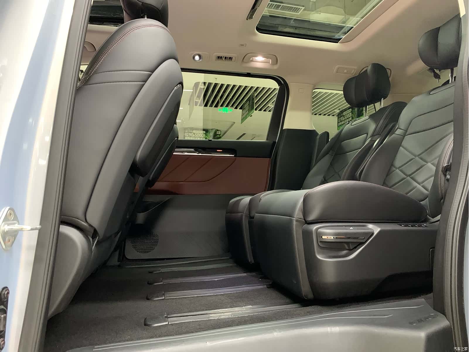 Trumpchi E8, 2025 9